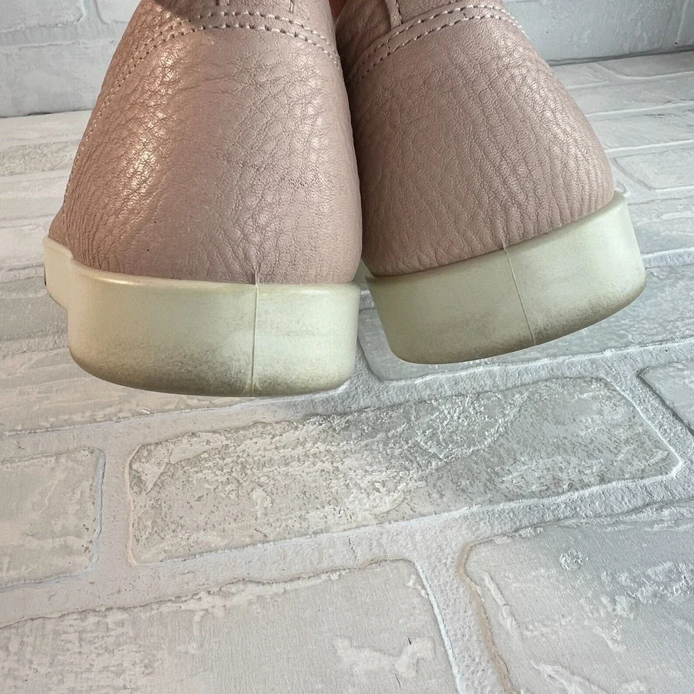 Ecco 39 Gillian Slip On Sneaker‎ Womens 8 Pink Shoes Pebbled Leather Comfort